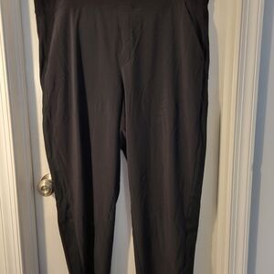 Athleta Women's Brooklyn mid rise black Ankle Pant 18